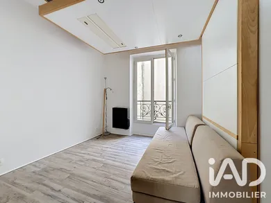 Apartment in Paris (75017)