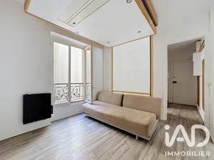 Apartment in Paris (75017)