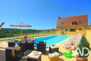 Domain in Sarlat-la-Canéda (24200)