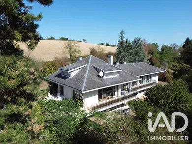 Maison d'architecte à Saint-Éloy-les-Mines (63700)