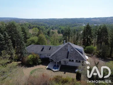 Maison d'architecte à Saint-Éloy-les-Mines (63700)