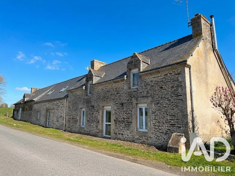 Maison 7 pièces 212 m² · à Évellys · 212 m² · 283 000 €