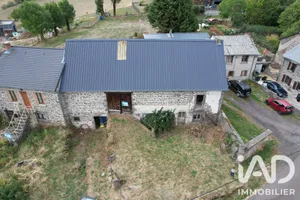 Grange à Orcival (63210)