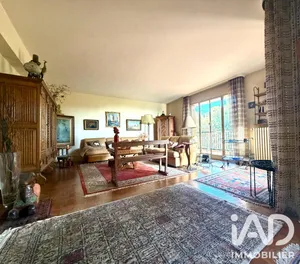 Apartment in Garches (92380)