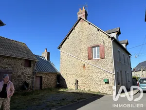 Maison de village à Le Housseau-Brétignolles (53110)