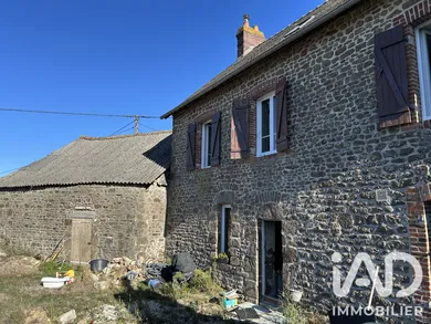 Maison de village à Le Housseau-Brétignolles (53110)