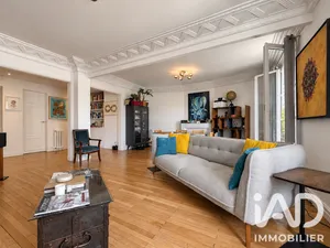 Apartment in Montrouge (92120)