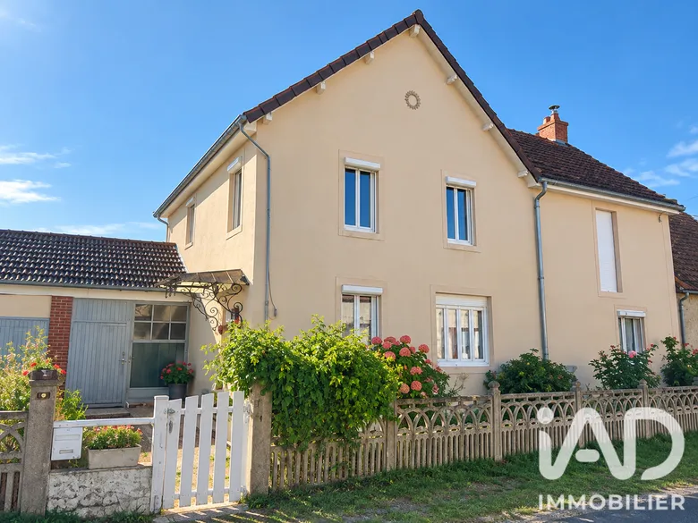 Maison 5 pièces 118 m² · aux Guerreaux · 118,4 m² · 77 000 €