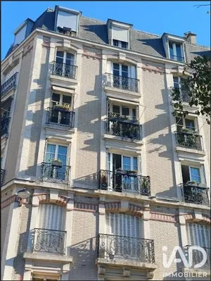 Apartment in Paris (75015)