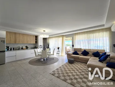 Apartment in Villeneuve-Loubet (06270)