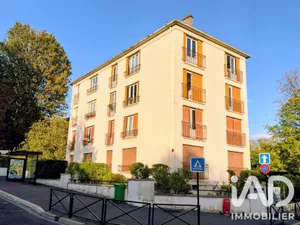 Apartment in Montmorency (95160)