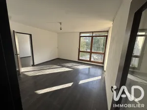 Apartment in Avon (77210)