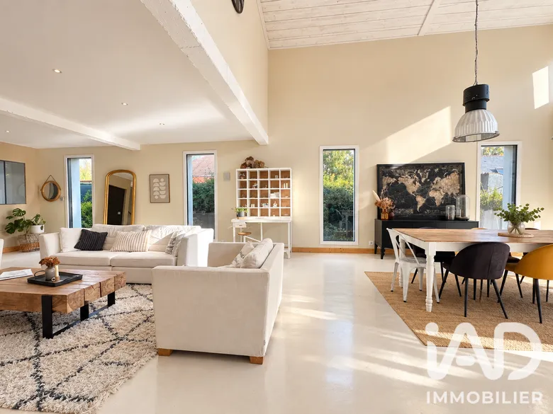 Maison 8 pièces 221 m² · à Orvault · 221 m² · 599 000 €