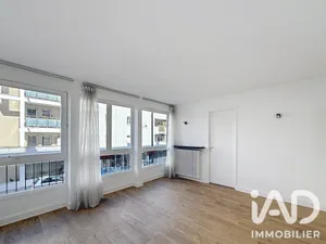 Apartment in Pantin (93500)