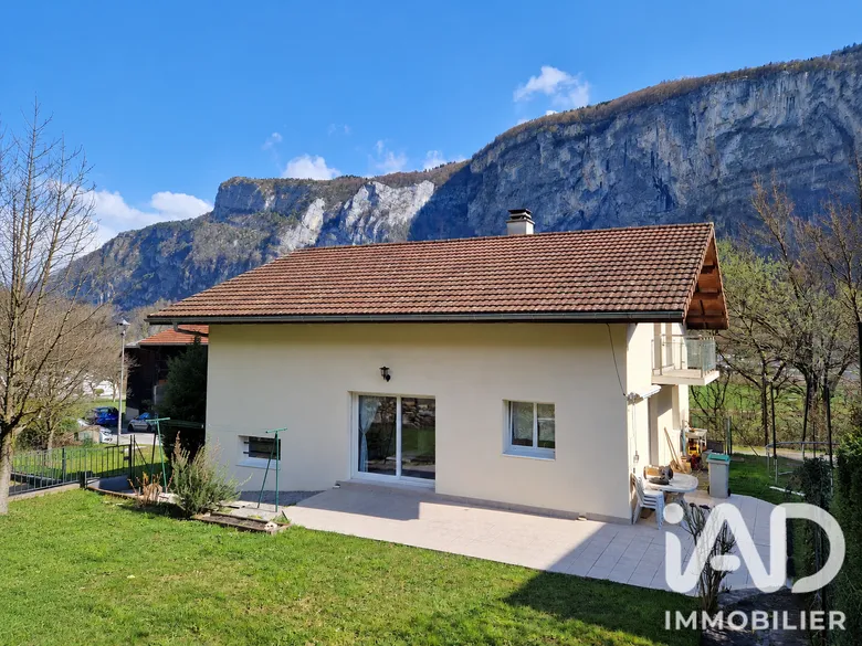 Maison 5 pièces 122 m² · à Magland · 121,6 m² · 530 000 €
