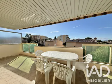 Appartement à Saint-Laurent-du-Var (06700)