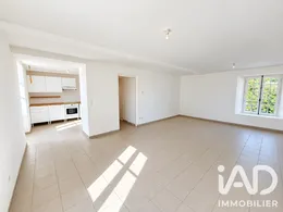 Apartment in Fontenay-Trésigny (77610)