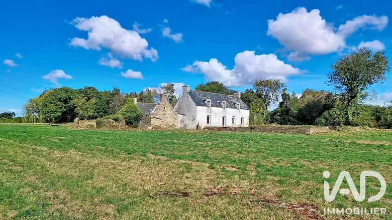Maison 8 pièces 250 m² · à Plonéour-Lanvern · 250 m² · 340 000 €