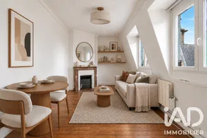 Apartment in Paris (75017)