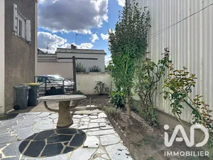 Townhouse in Parthenay (79200)