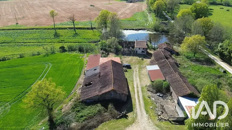 Terrain 17 m² · à Beaulieu-sous-Parthenay · 52 000 €