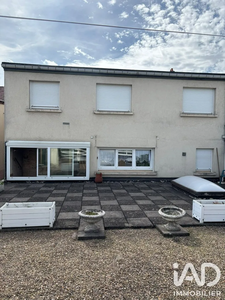 Immeuble 200 m² · à Mont-Saint-Martin · 200 m² · 349 000 €