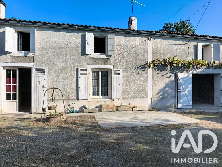Maison 4 pièces 90 m² · à Villeneuve-la-Comtesse · 90 m² · 99 000 €