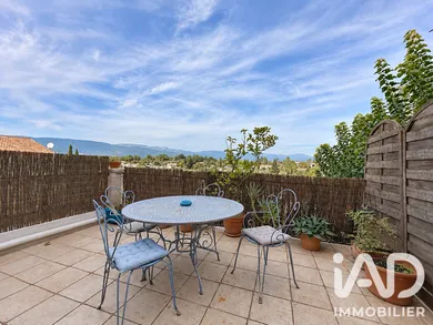 Appartement à Saint-Paul-en-Forêt (83440)