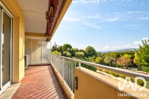 Apartment in Antibes (06160)