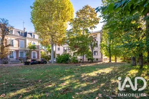 Apartment in Chatou (78400)
