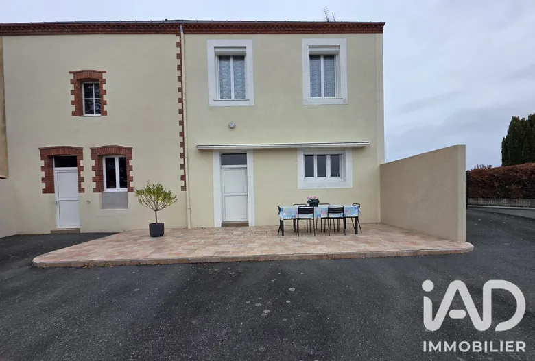 Maison 5 pièces 102 m² · au Landreau · 101,6 m² · 261 000 €