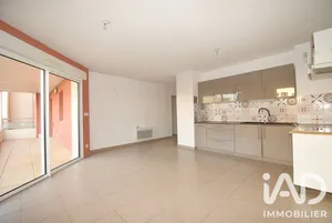 Apartment in Mèze (34140)