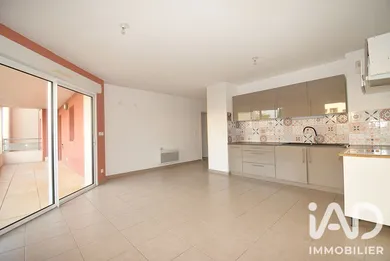 Apartment in Mèze (34140)