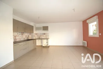 Apartment in Mèze (34140)