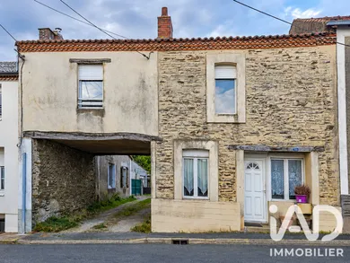 Maison à Montrevault (49600)