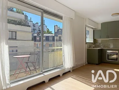 Studio in Paris (75116)