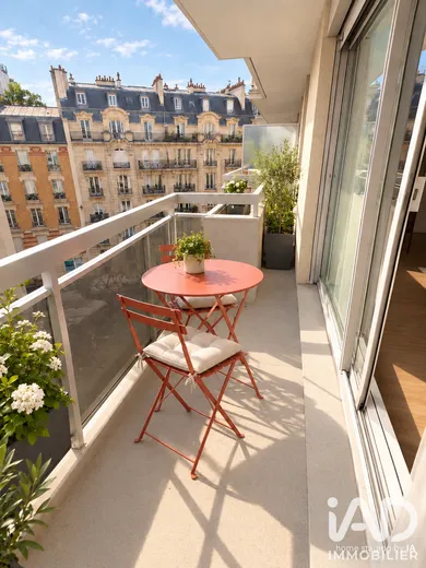 Studio in Paris (75116)