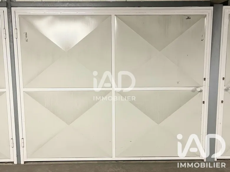 Parking 13 m² · à La Madeleine · 12,5 m² · 20 000 €