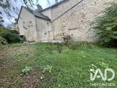 Maison de village à séverac - l'église (12310)