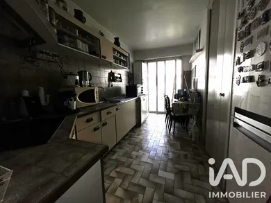 Appartement à Saint-Laurent-du-Var (06700)