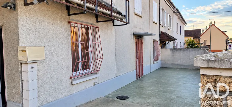 Local commercial 3 pièces 66 m² · à Longjumeau · 66,1 m² · 170 000 €