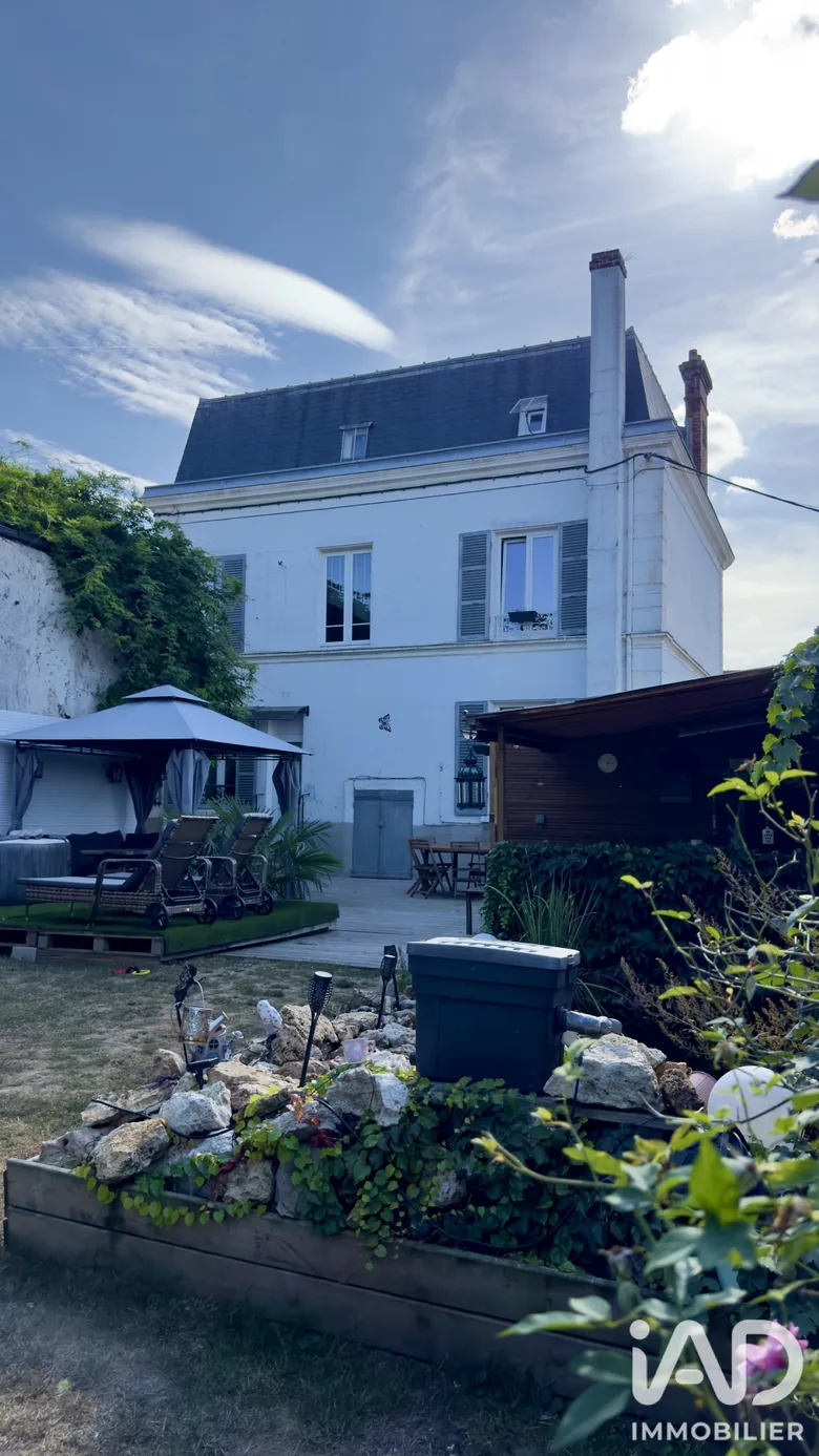 Maison 9 pièces 205 m² · à Pavant · 205 m² · 389 000 €