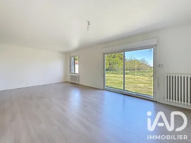 Maison de campagne à Plaine-et-Vallées (79100)