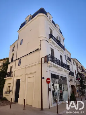 Townhouse in Mèze (34140)