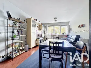 Apartment in Montrouge (92120)