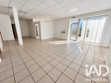 Immeuble à Jonquières (84150)