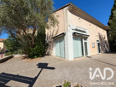 Immeuble à Jonquières (84150)