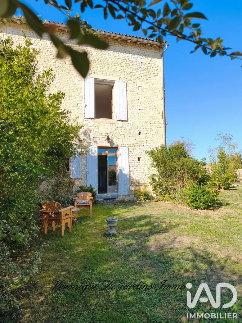 Maison 5 pièces 188 m² · à Thénac · 188 m² · 249 000 €