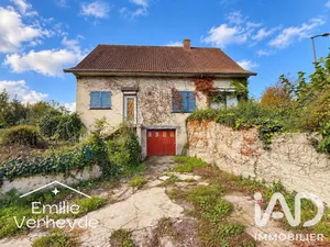 House in Oxelaëre (59670)