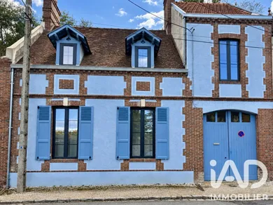 Maison de ville à Nogent-le-Roi (28210)